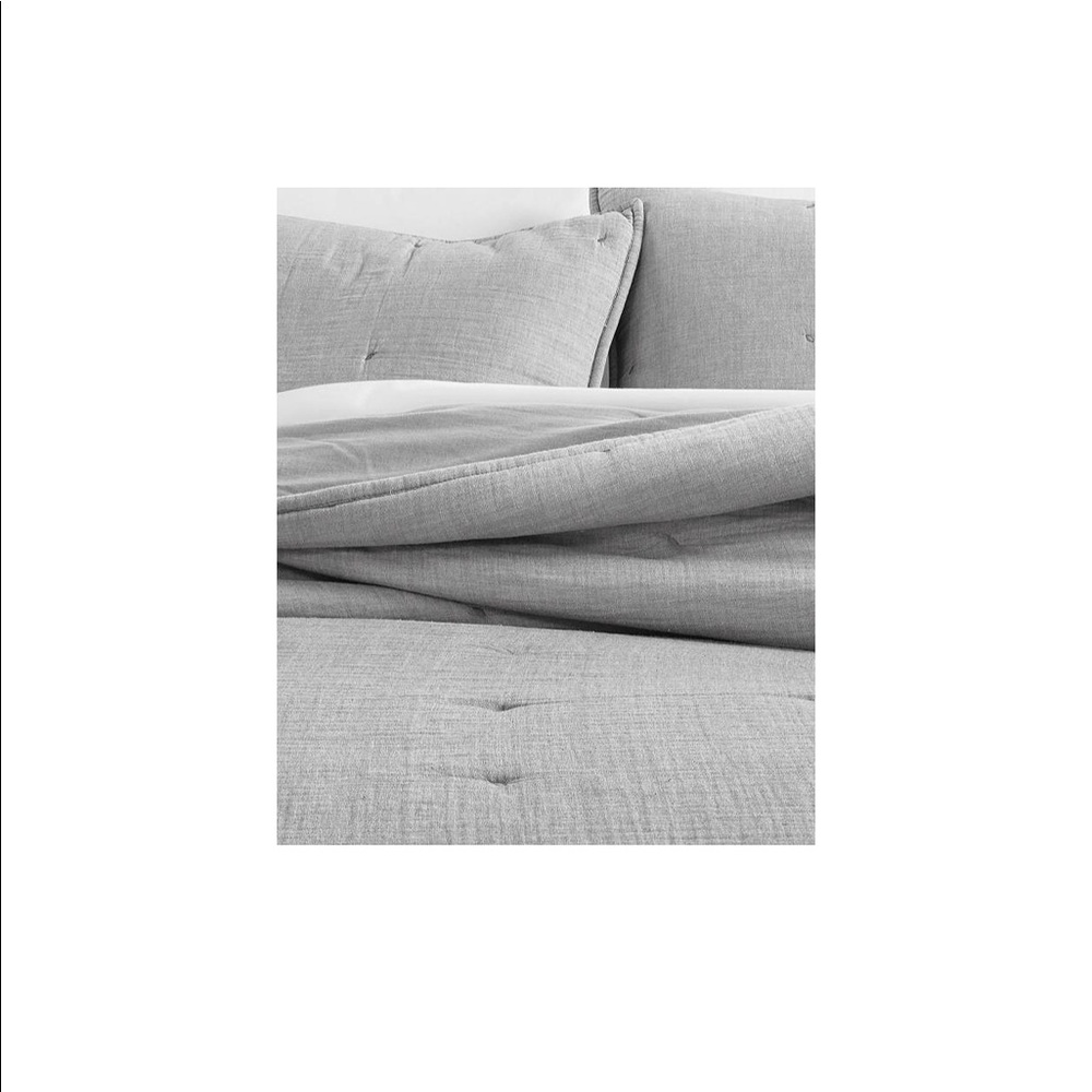 Tufted Chambray quilt - never used